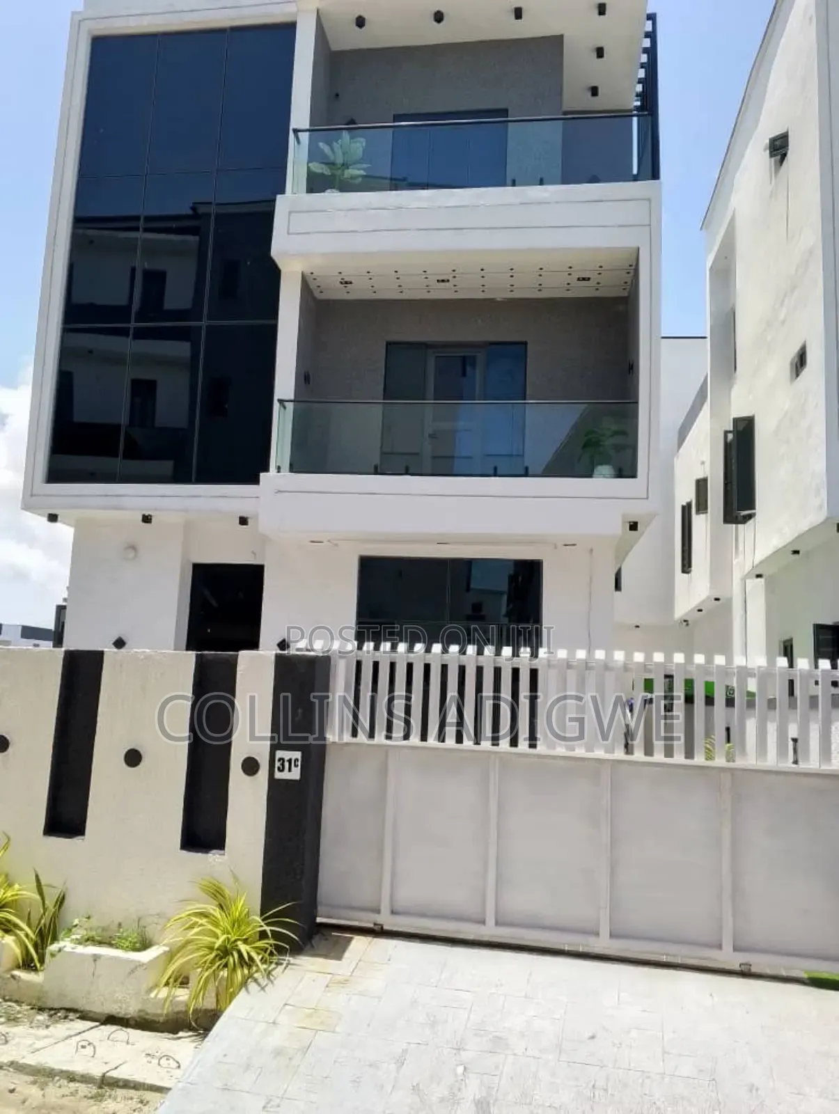 5bdrm Duplex in Ologolo Lekki for sale in Ologolo