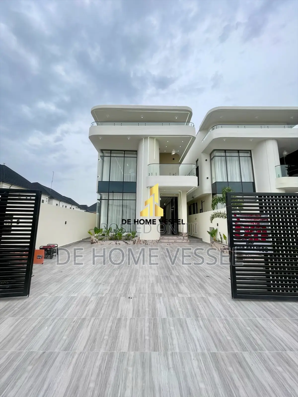 5bdrm Duplex in Lekki for sale in Lekki