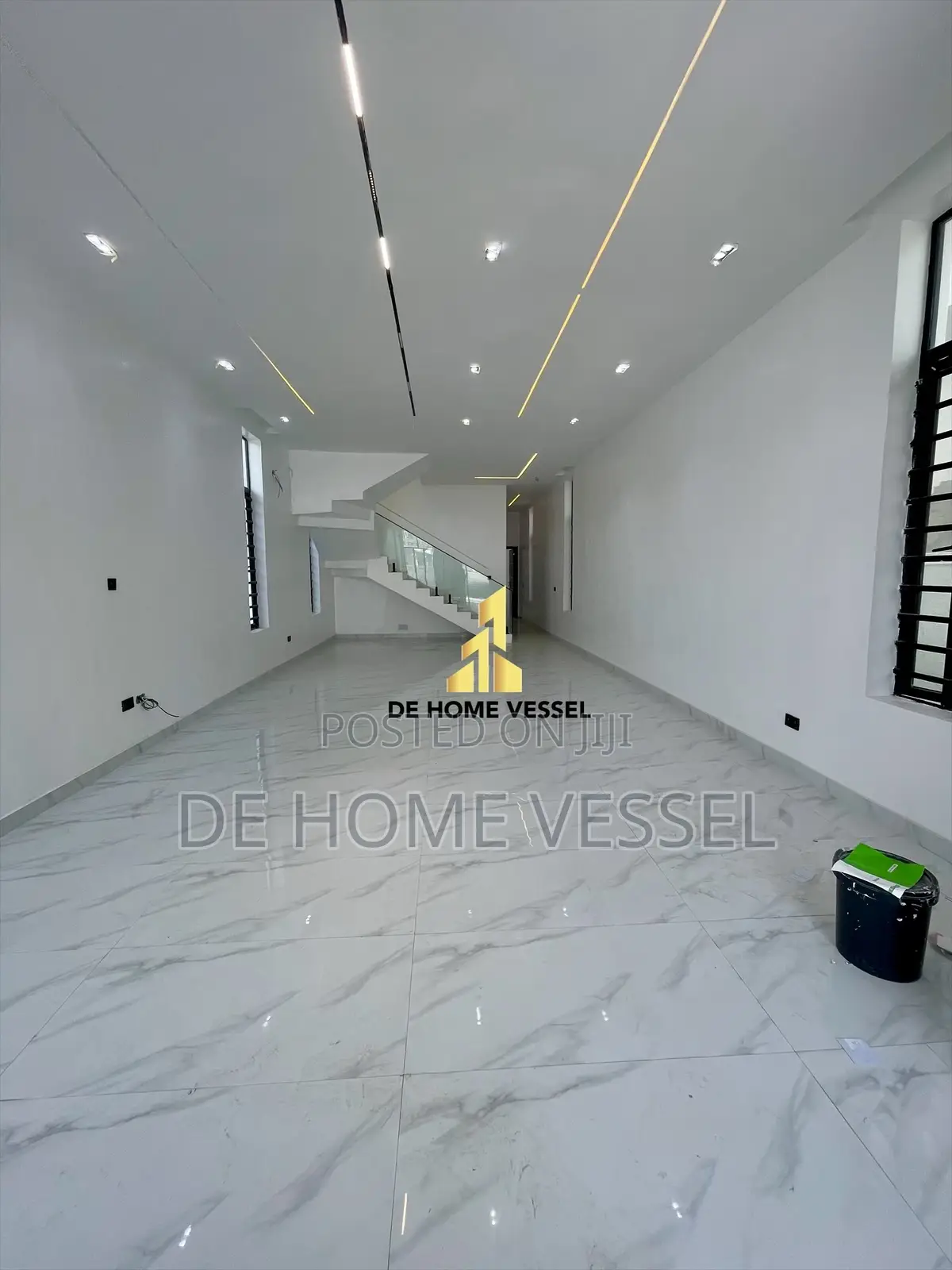 5bdrm Duplex in Ikota for sale in Ikota
