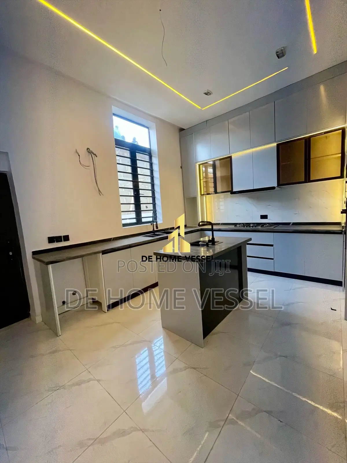 5bdrm Duplex in Ikota for sale in Ikota