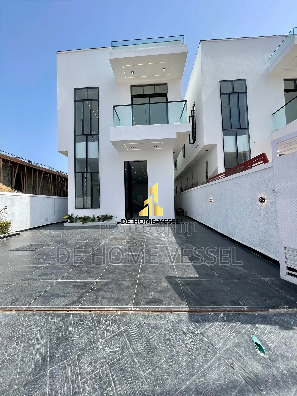 5bdrm Duplex in Ikota for sale in Ikota