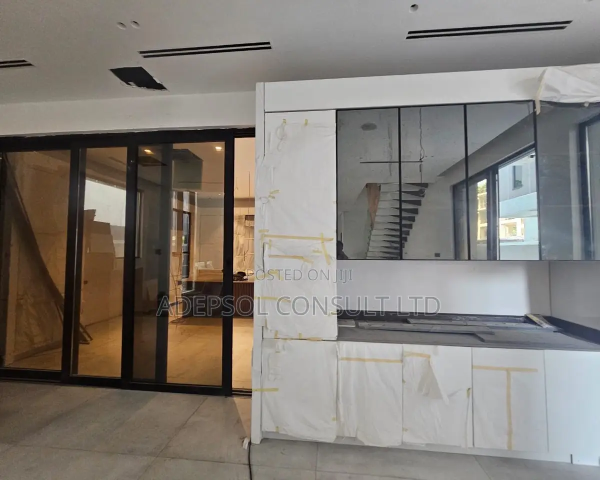 5bdrm Duplex in Old Ikoyi for sale in Old Ikoyi