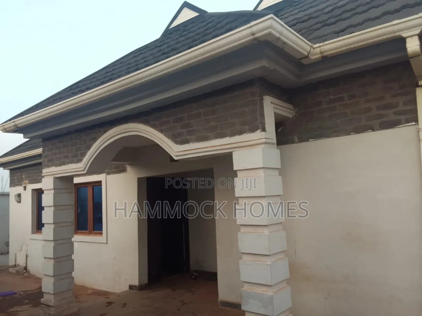 3bdrm Bungalow in Okebadan Estate, Akobo for sale in Akobo
