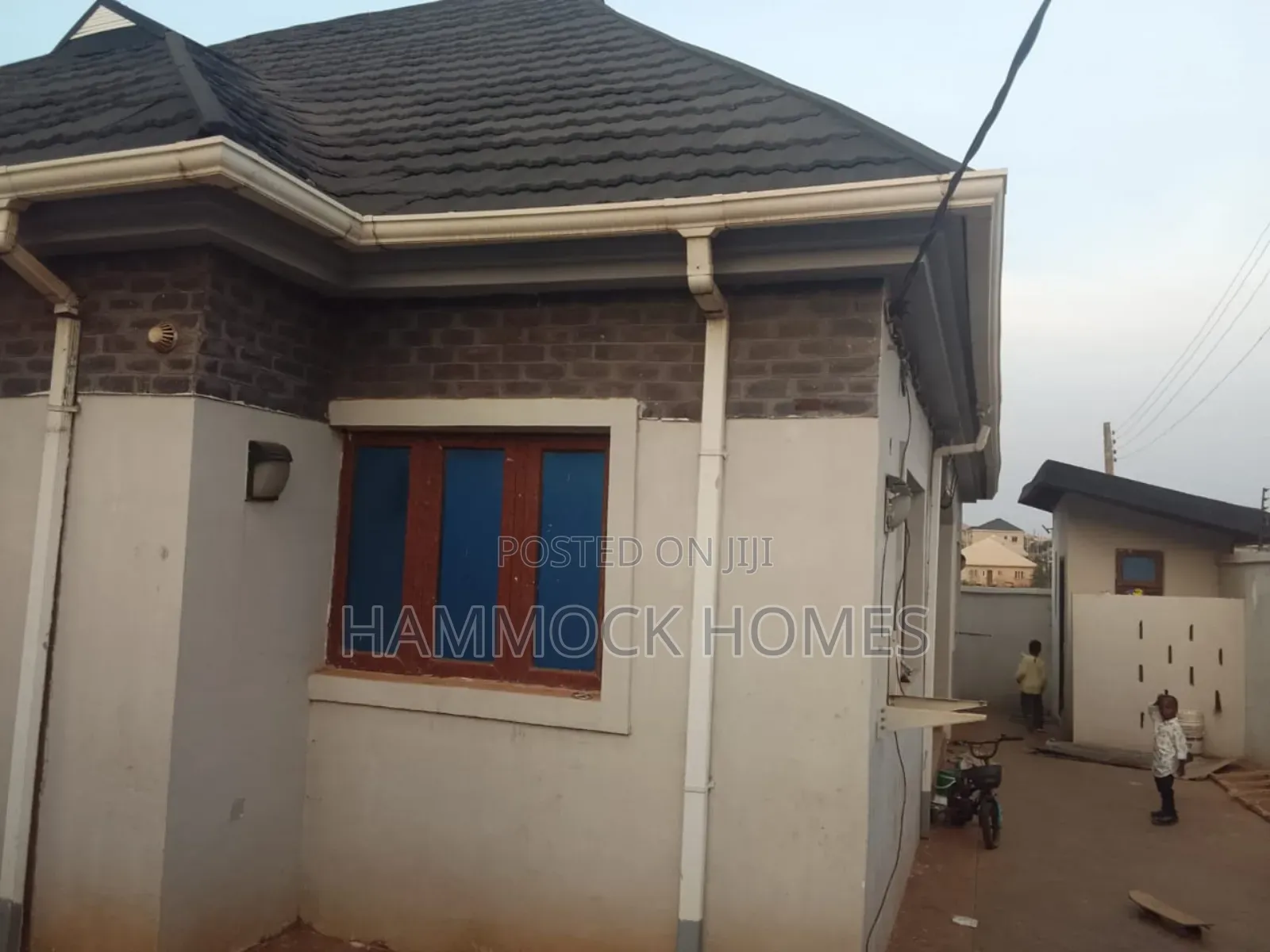 3bdrm Bungalow in Okebadan Estate, Akobo for sale in Akobo