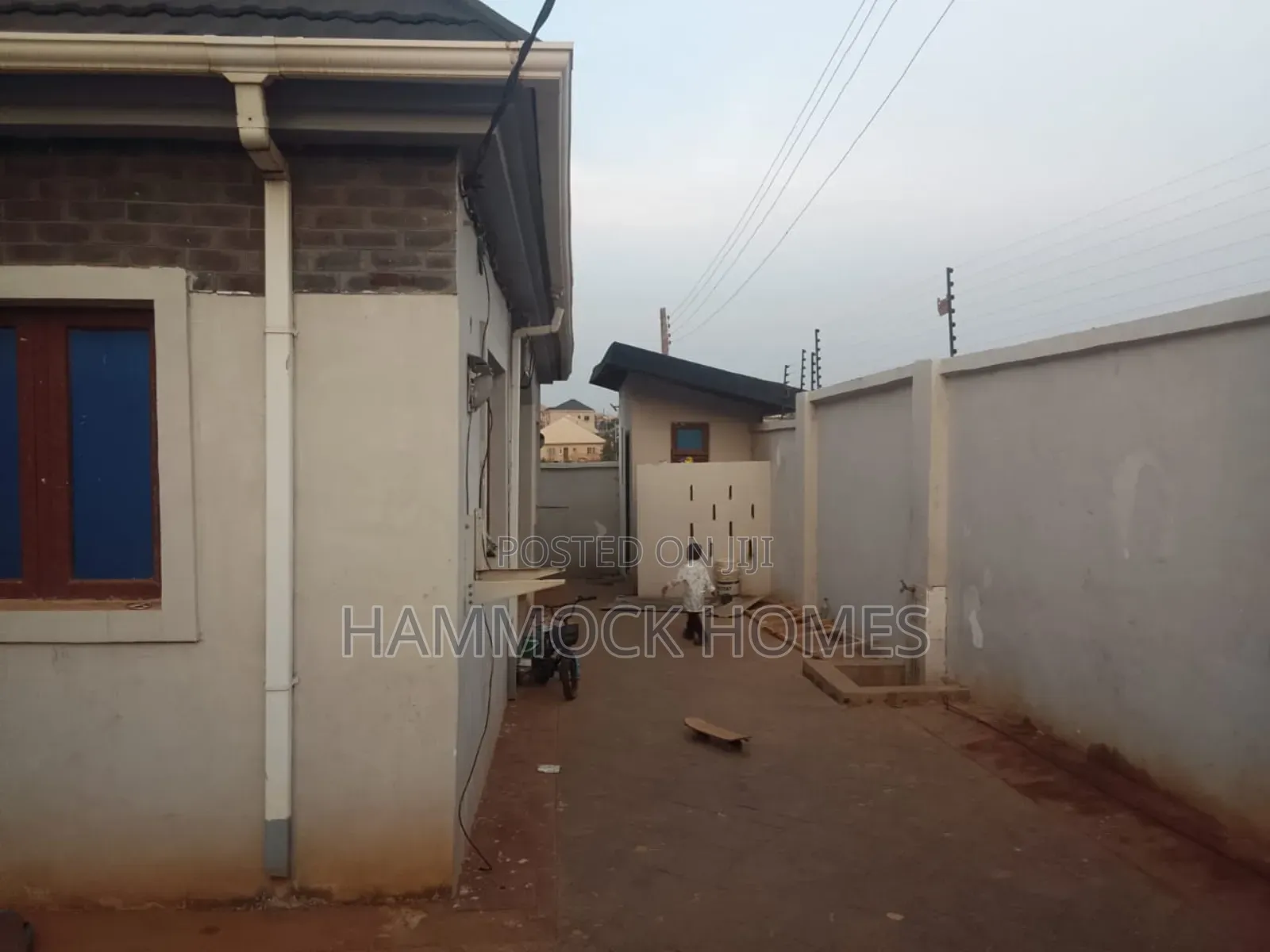 3bdrm Bungalow in Okebadan Estate, Akobo for sale in Akobo