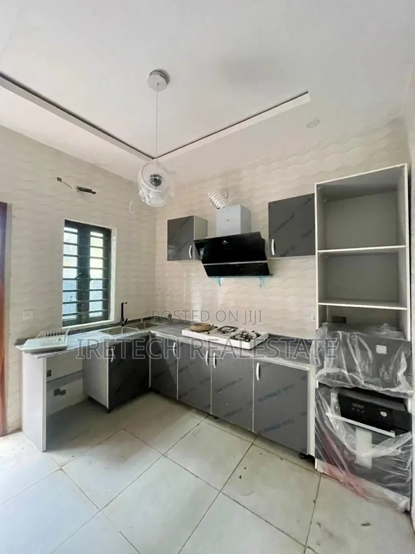 4bdrm Townhouse/Terrace in Ologolo By Osapa, Lekki Expressway for sale in Lekki Expressway