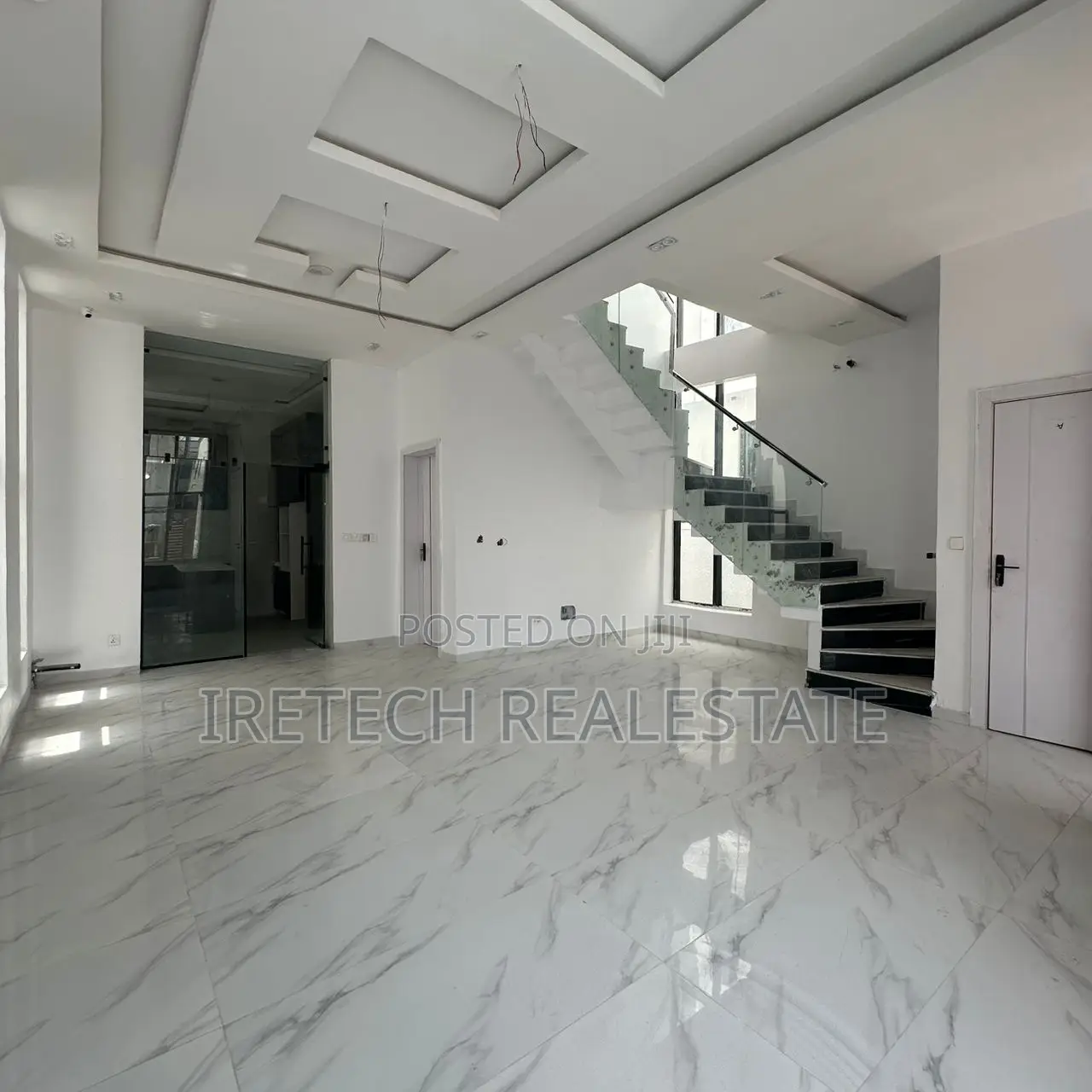 4bdrm Duplex in Gated Estate Chevron for sale in Chevron