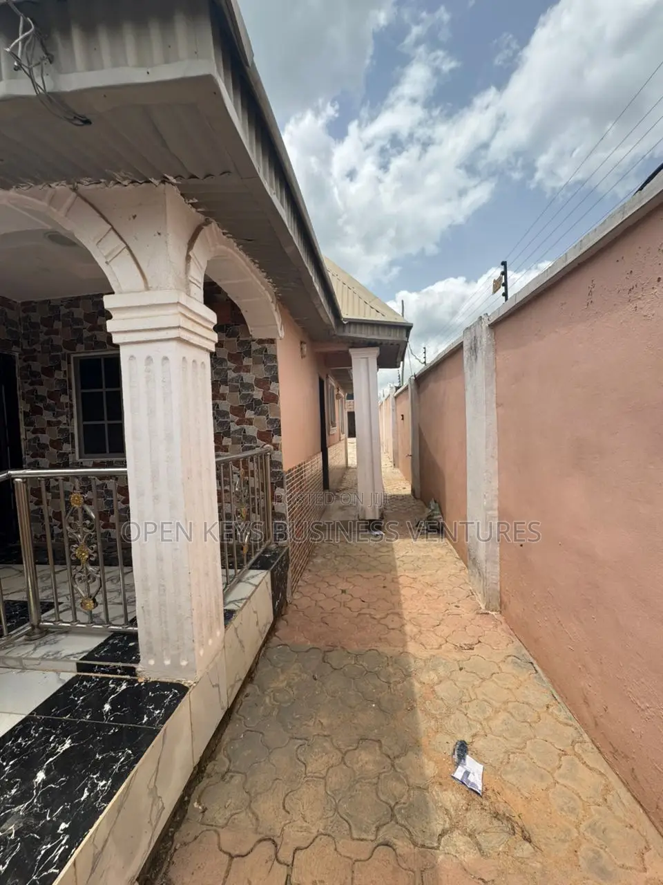 Furnished 3bdrm Bungalow in By Butoal Filling, Omi Adio for sale in Omi Adio