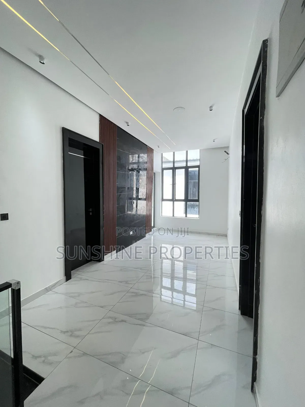 5bdrm Duplex in Chevron for sale in Chevron