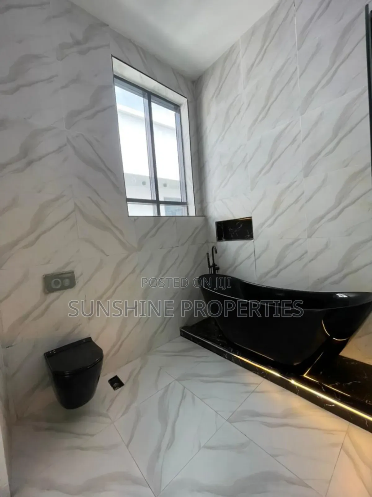 5bdrm Duplex in Chevron for sale in Chevron