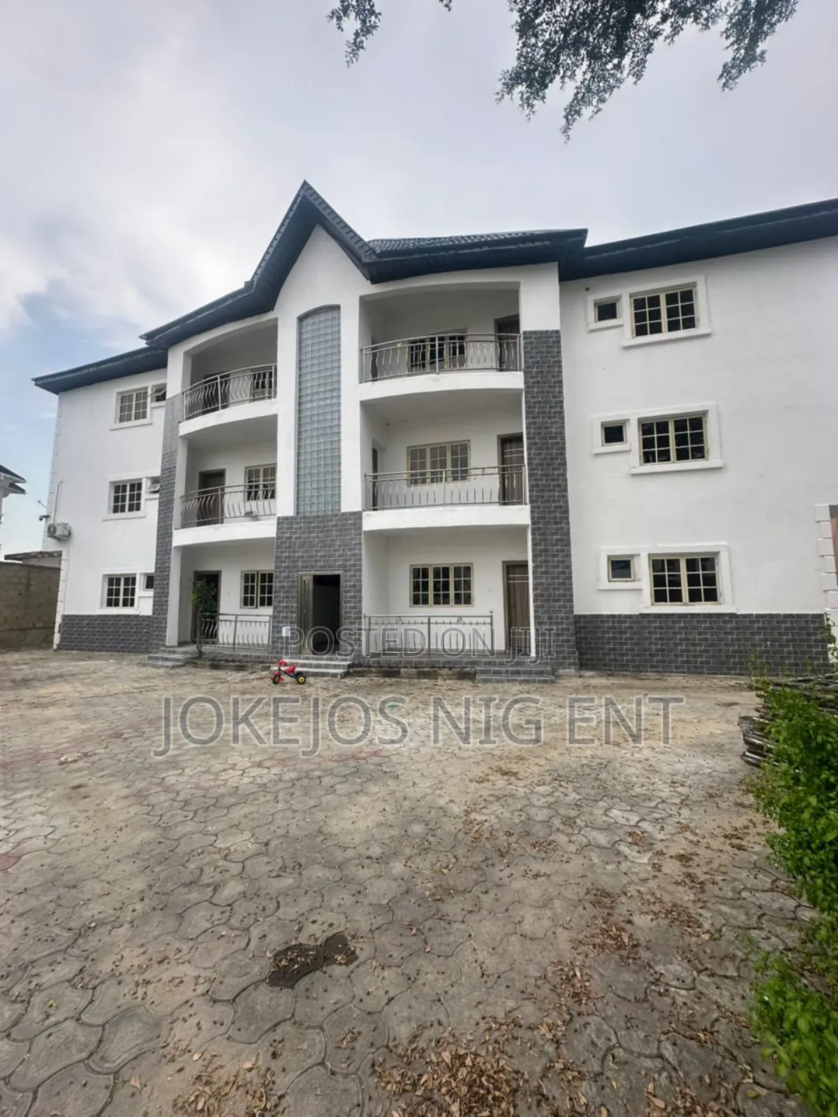 3bdrm Block of Flats in Ikota Gra for sale in Ikota