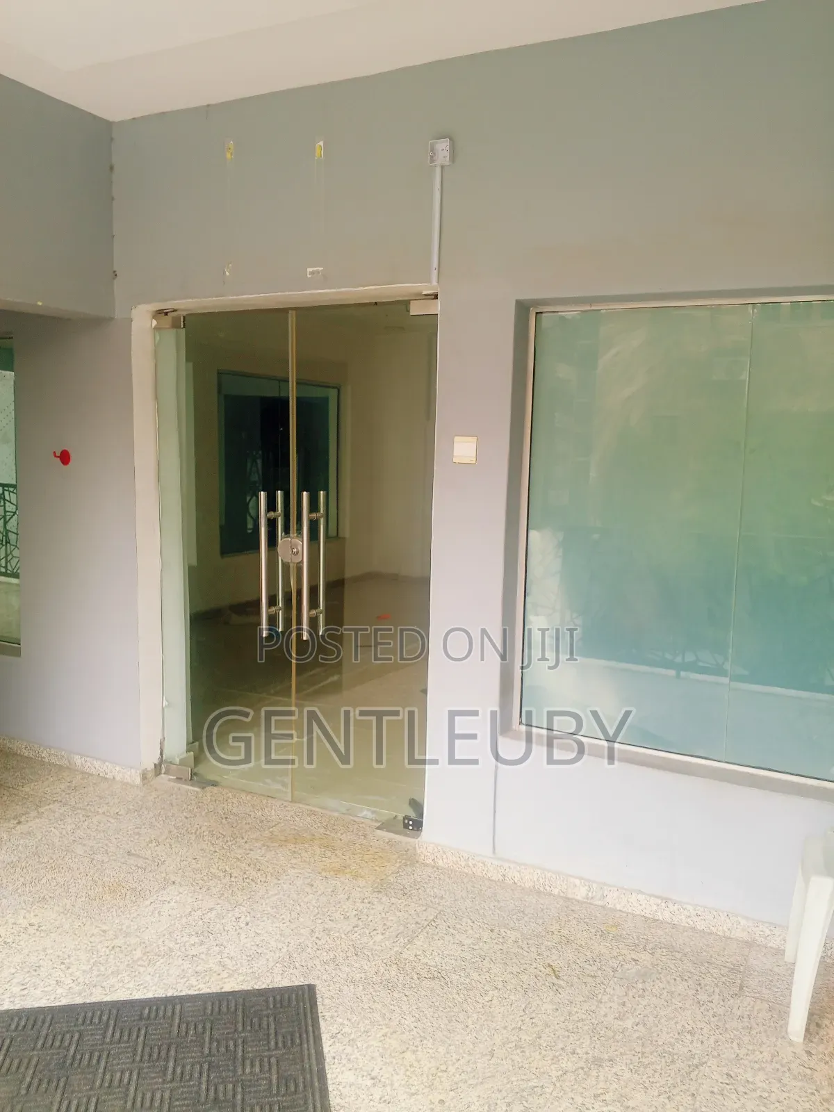 Office/Shop Space For Rent, Lekki Phase 1 in Lekki