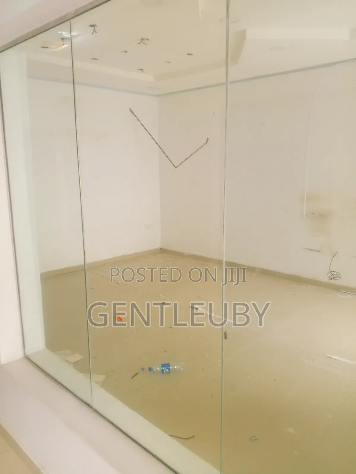 Office/Shop Space For Rent, Lekki Phase 1 in Lekki