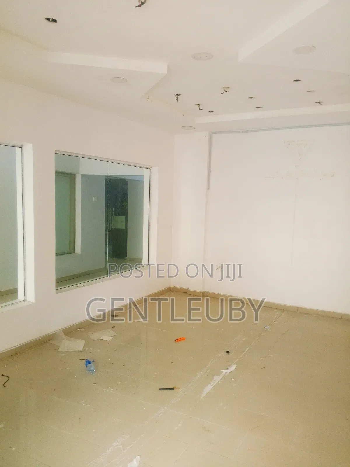 Office/Shop Space For Rent, Lekki Phase 1 in Lekki