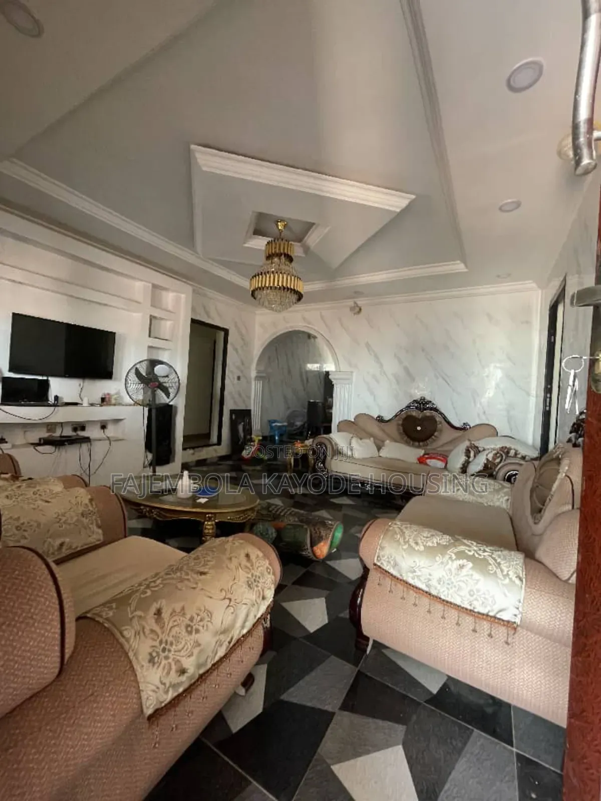 4bdrm Bungalow in Fatumo, Iwo Road for sale in Iwo Road