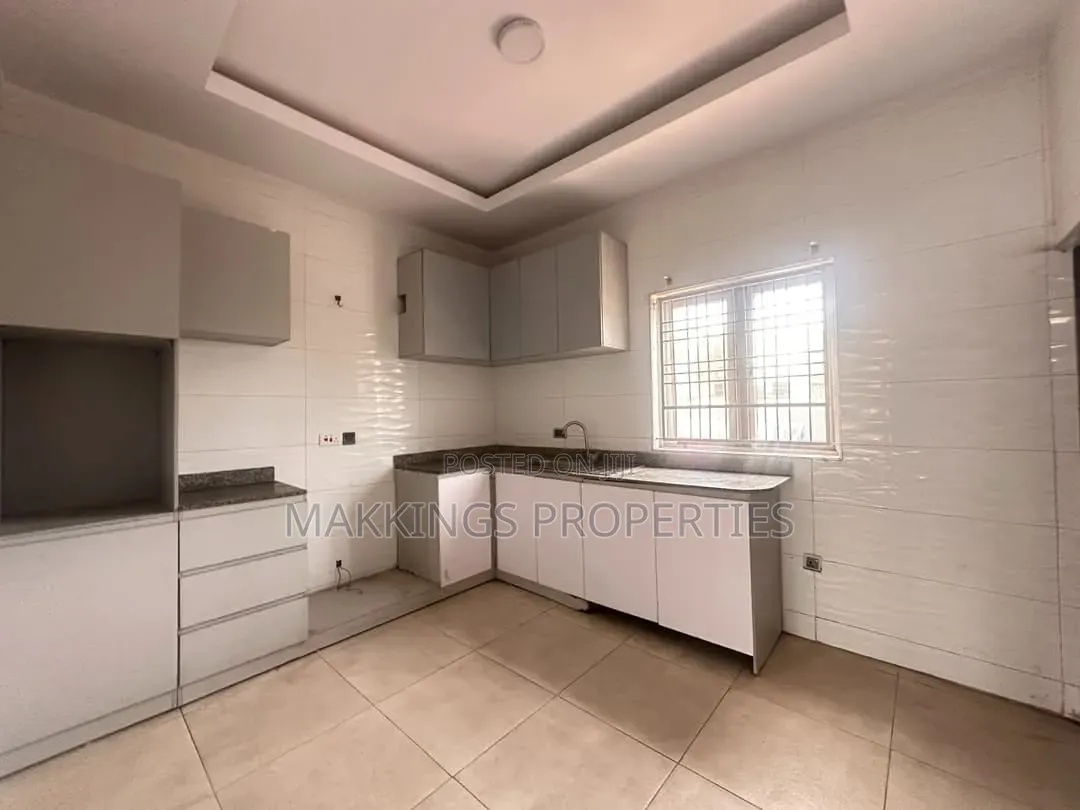 2bdrm Apartment in Chevron for rent in Chevron