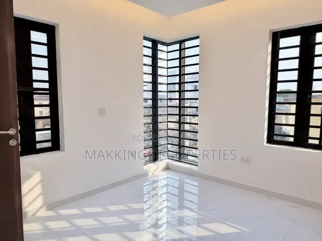 2bdrm Apartment in Adelabu for rent in Adelabu