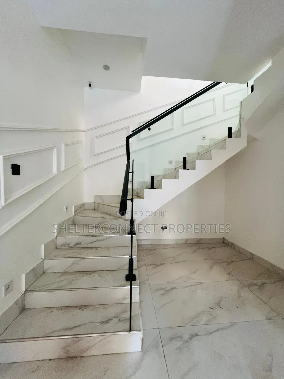 5bdrm Duplex in Omole Phase 2 for sale in Omole Phase 2