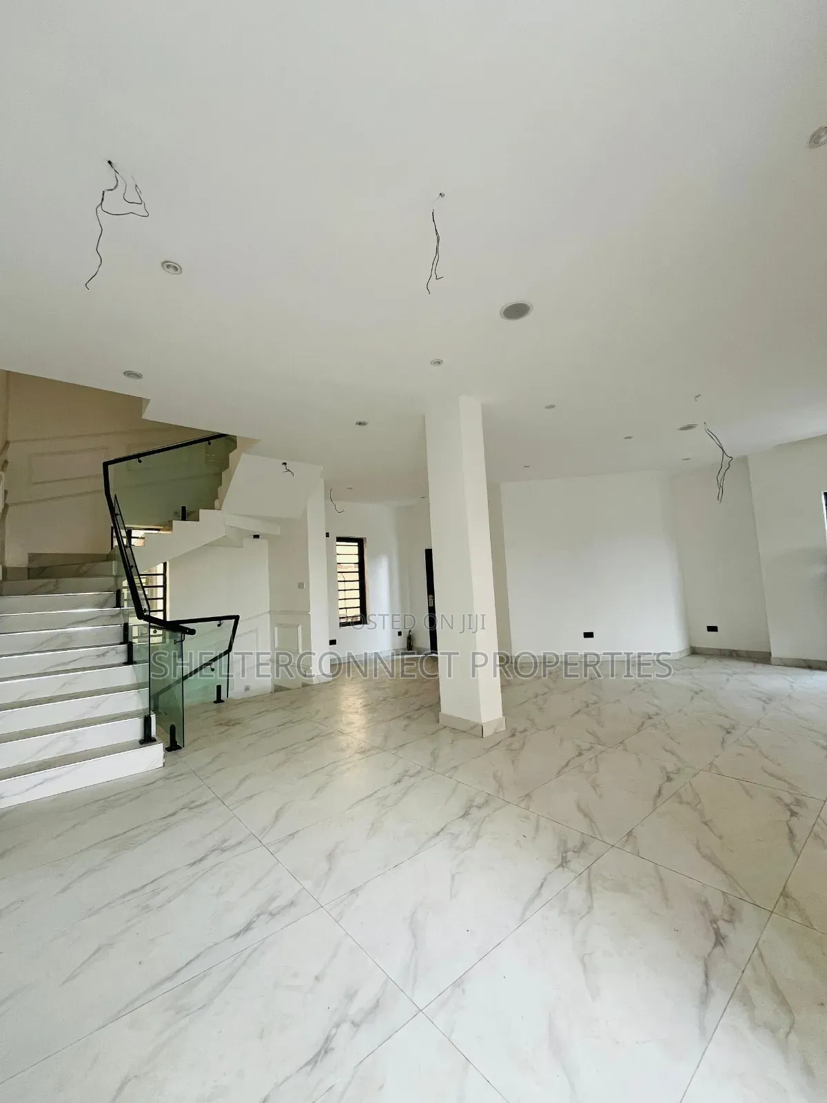 5bdrm Duplex in Omole Phase 2 for sale in Omole Phase 2