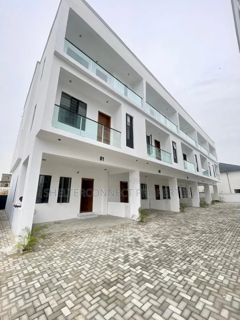 5bdrm Duplex in Ikate for sale in Ikate