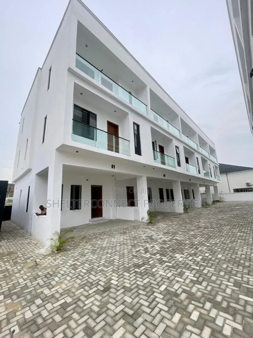 5bdrm Duplex in Ikate for sale in Ikate