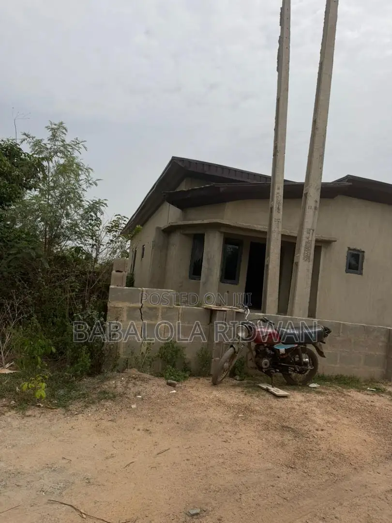 3bdrm Bungalow in Lead City, Soka for sale in Soka