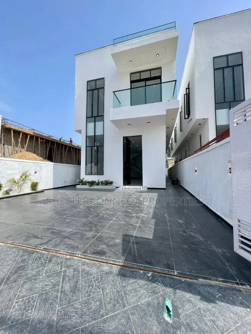 4bdrm Duplex in Ologolo for sale in Ologolo