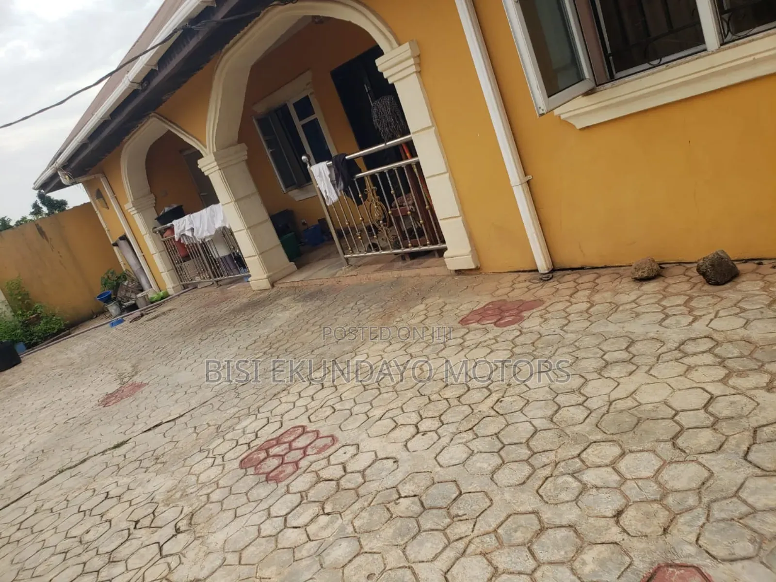 3bdrm Block of Flats in Akowo, Ibadan for sale in Ibadan