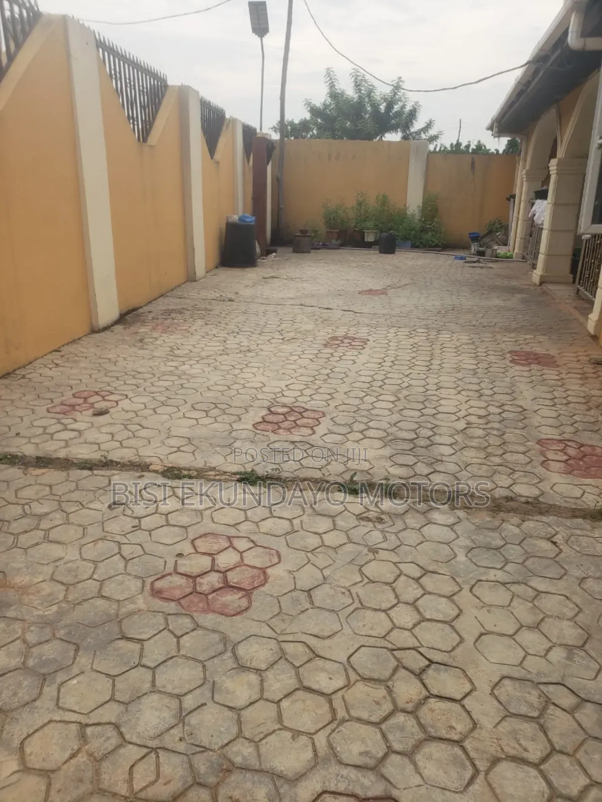 3bdrm Block of Flats in Akowo, Ibadan for sale in Ibadan