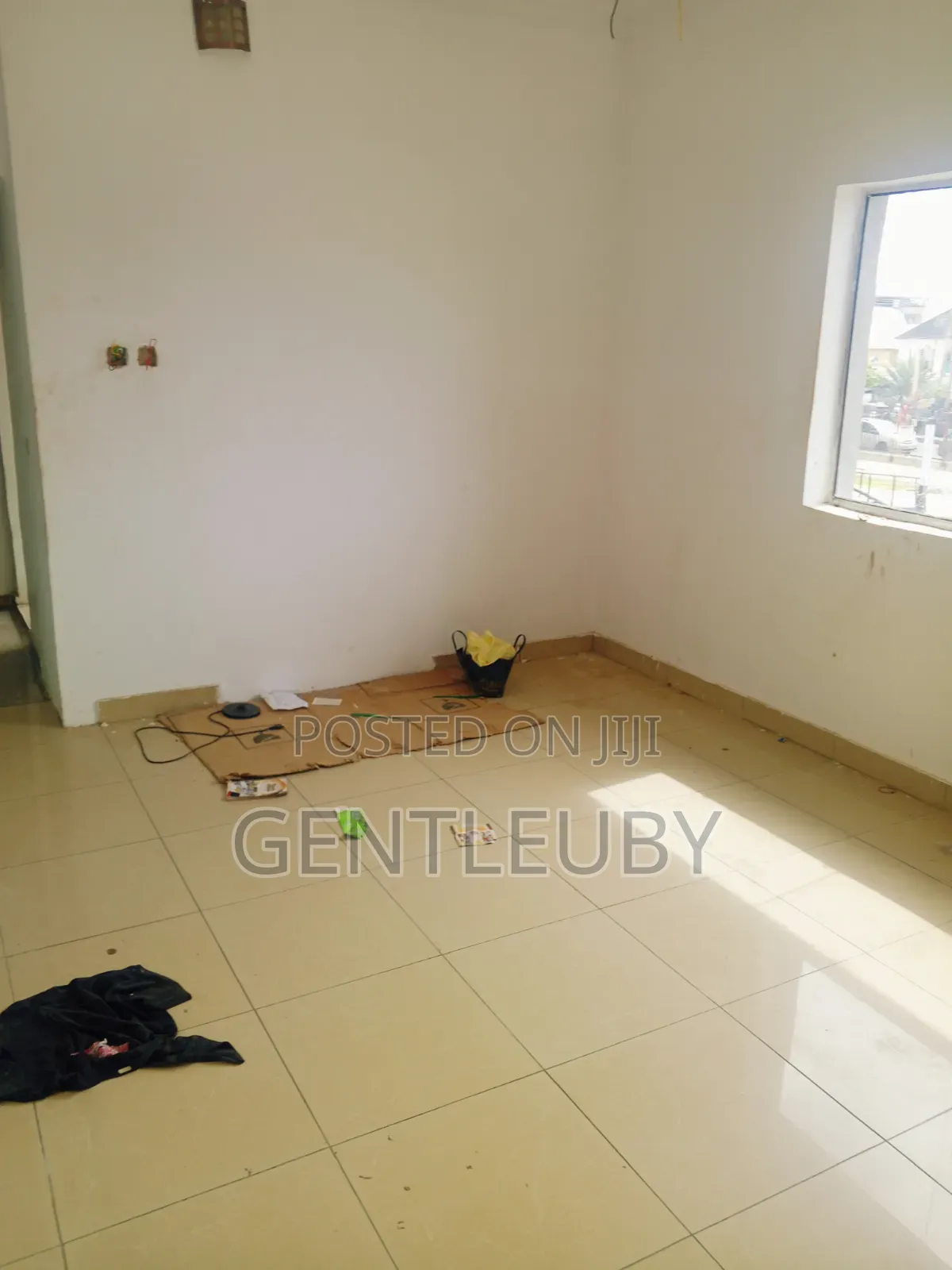 Shop/Office Space For Rent ,Lekki Phase 1 in Lekki Phase 1
