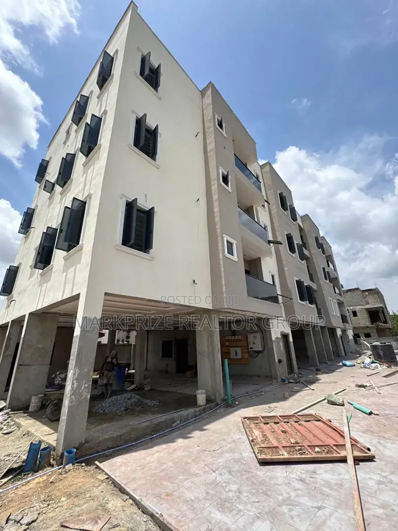 3bdrm Apartment in Yaba Lagos for sale in Sabo / Yaba
