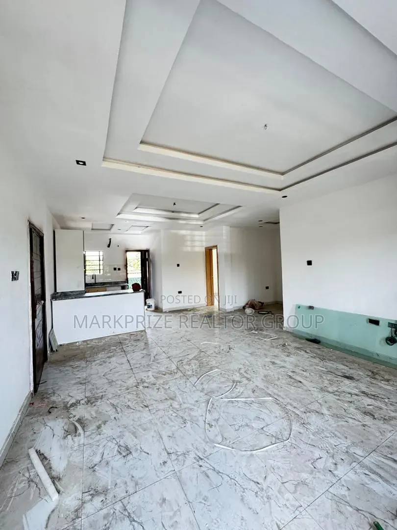 3bdrm Apartment in Yaba Lagos for sale in Sabo / Yaba