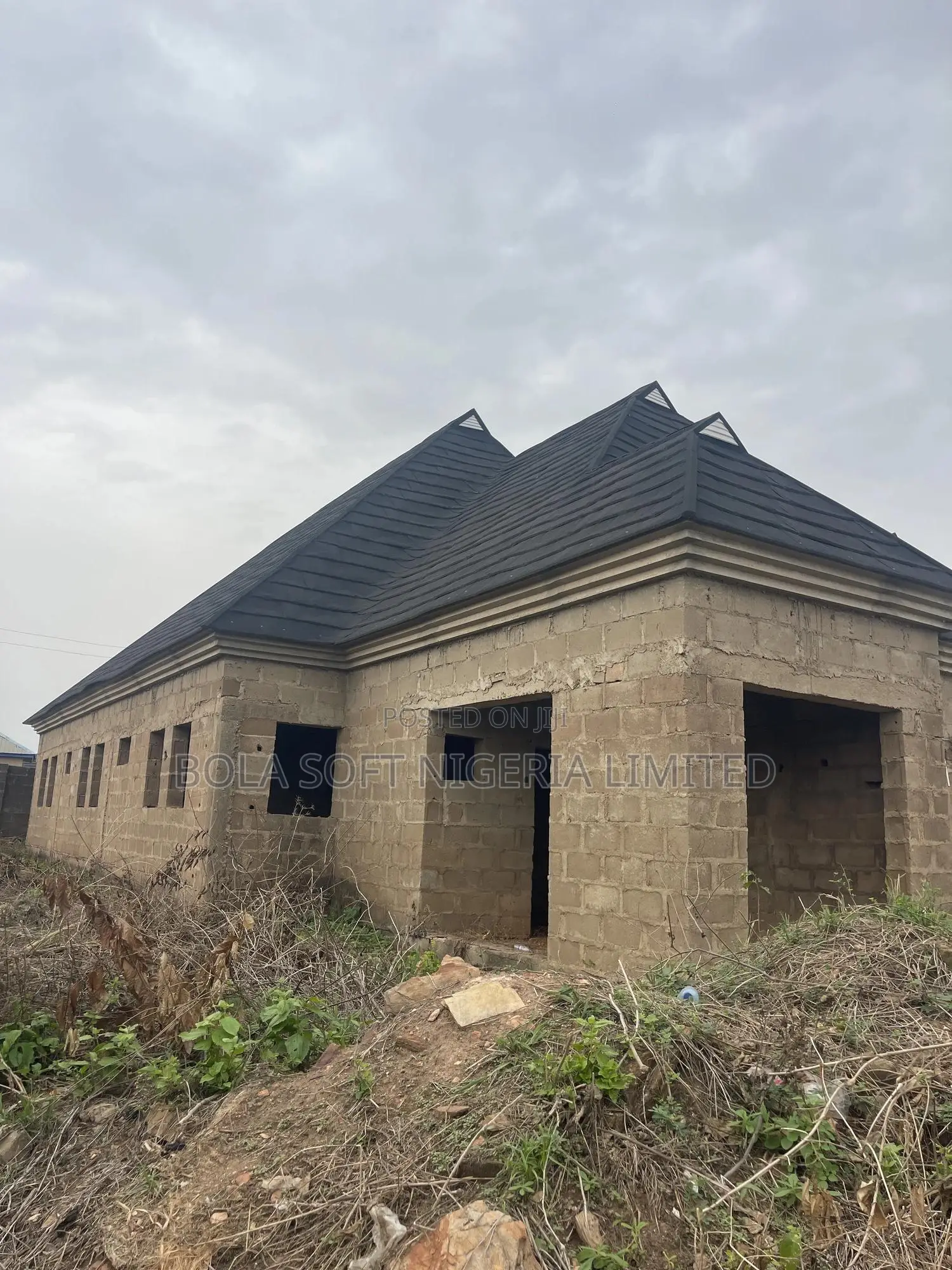 4bdrm Bungalow in Bola Estate Idi-Ahun, Akala Express for sale in Akala Express