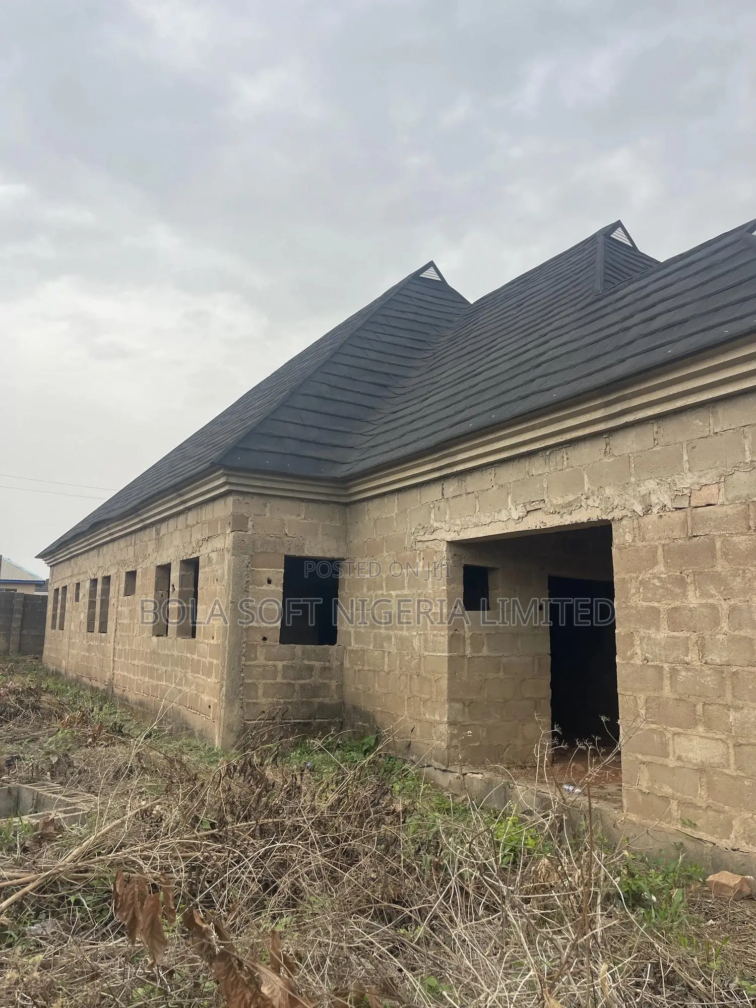 4bdrm Bungalow in Bola Estate Idi-Ahun, Akala Express for sale in Akala Express