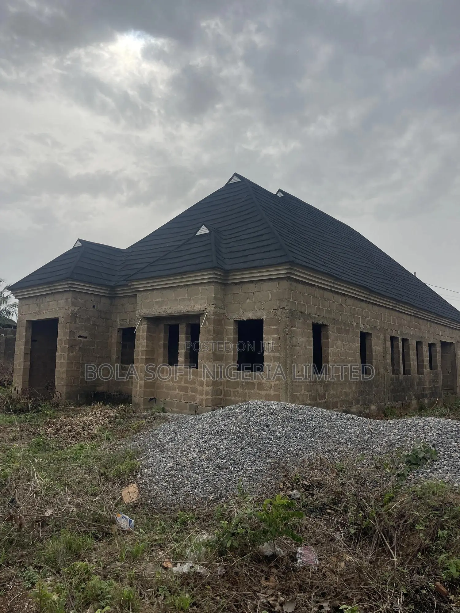 4bdrm Bungalow in Bola Estate Idi-Ahun, Akala Express for sale in Akala Express