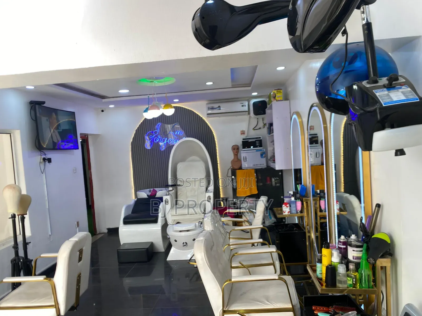 Saloon and Spa With a Fashion House for Sale in Gwarinpa in Gwarinpa