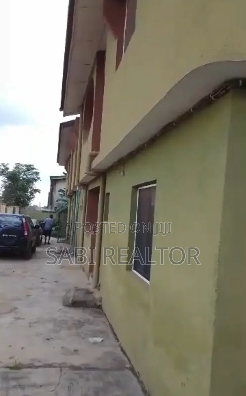 Furnished 3bdrm Block of Flats in Jakande for sale in Jakande