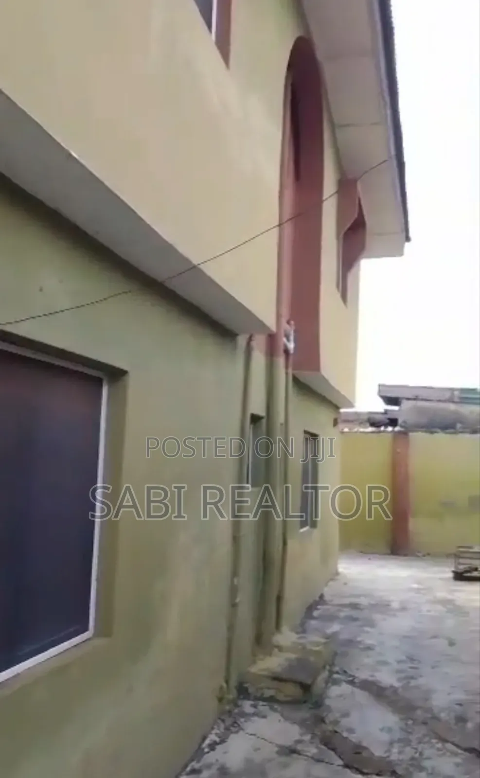 Furnished 3bdrm Block of Flats in Jakande for sale in Jakande