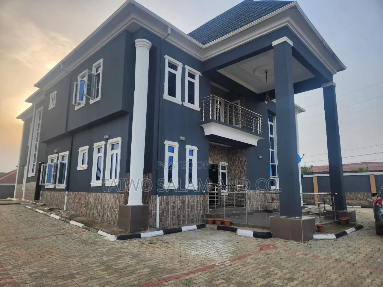 4bdrm Duplex in Oluyole Estate for sale in Oluyole Estate