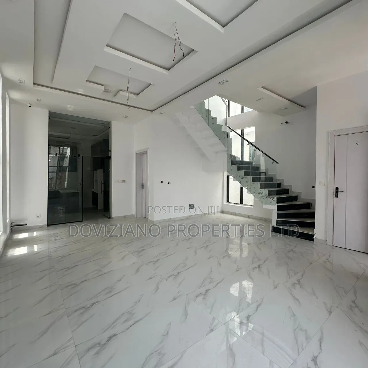 4bdrm Duplex in Chevron for sale in Chevron