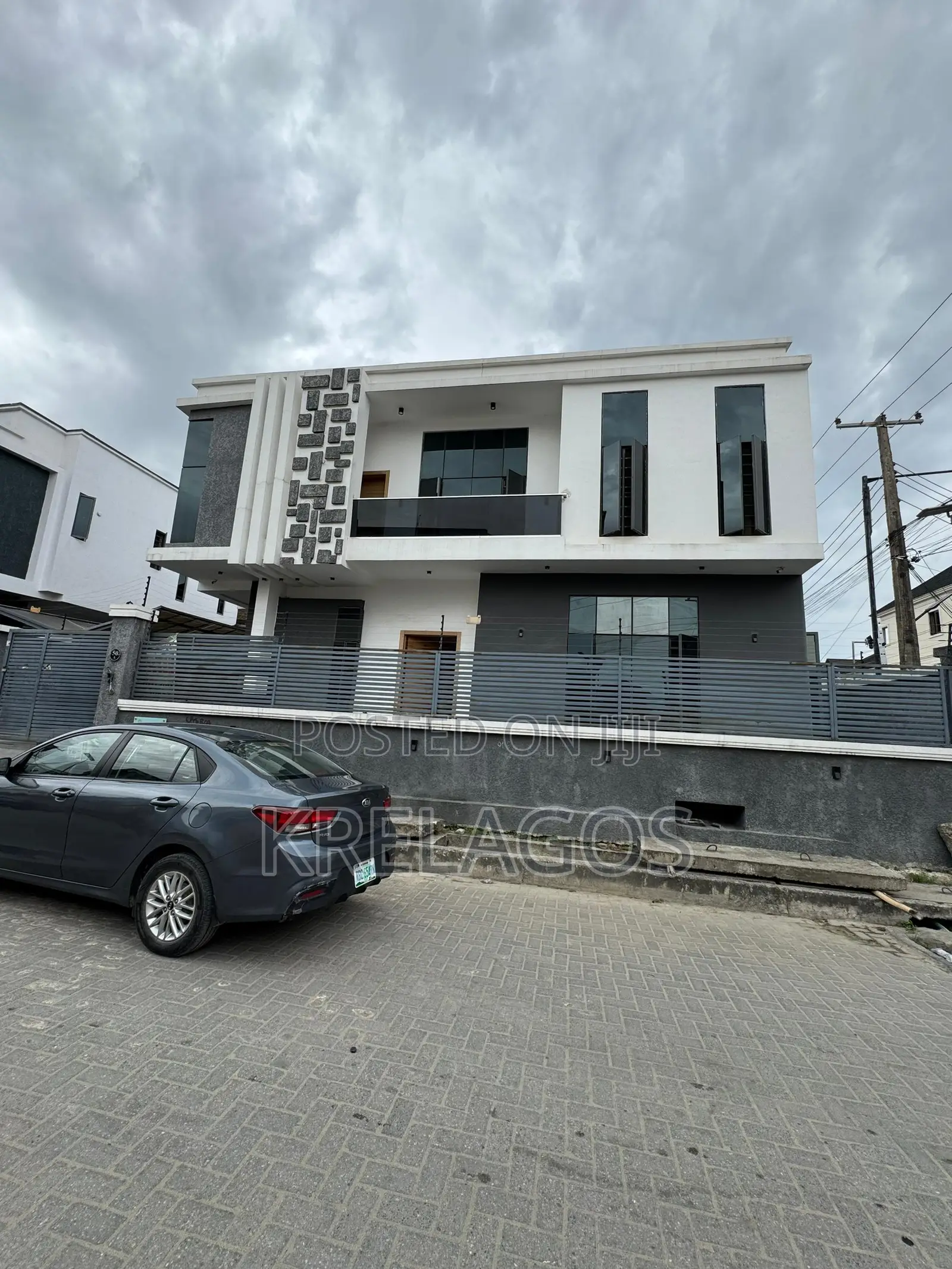5bdrm Duplex in Osapa london for sale in Osapa london