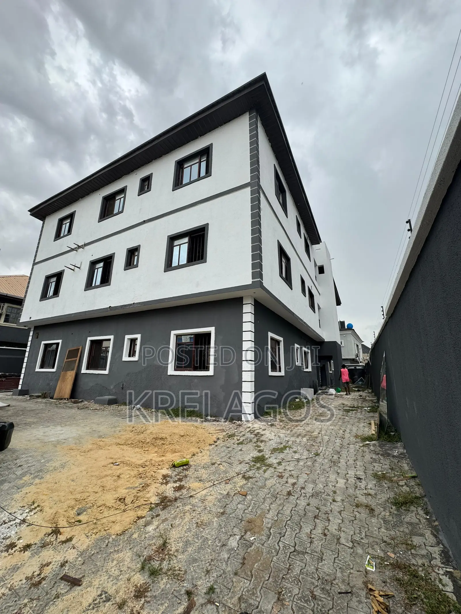 1bdrm Apartment in Osapa london for rent in Osapa london