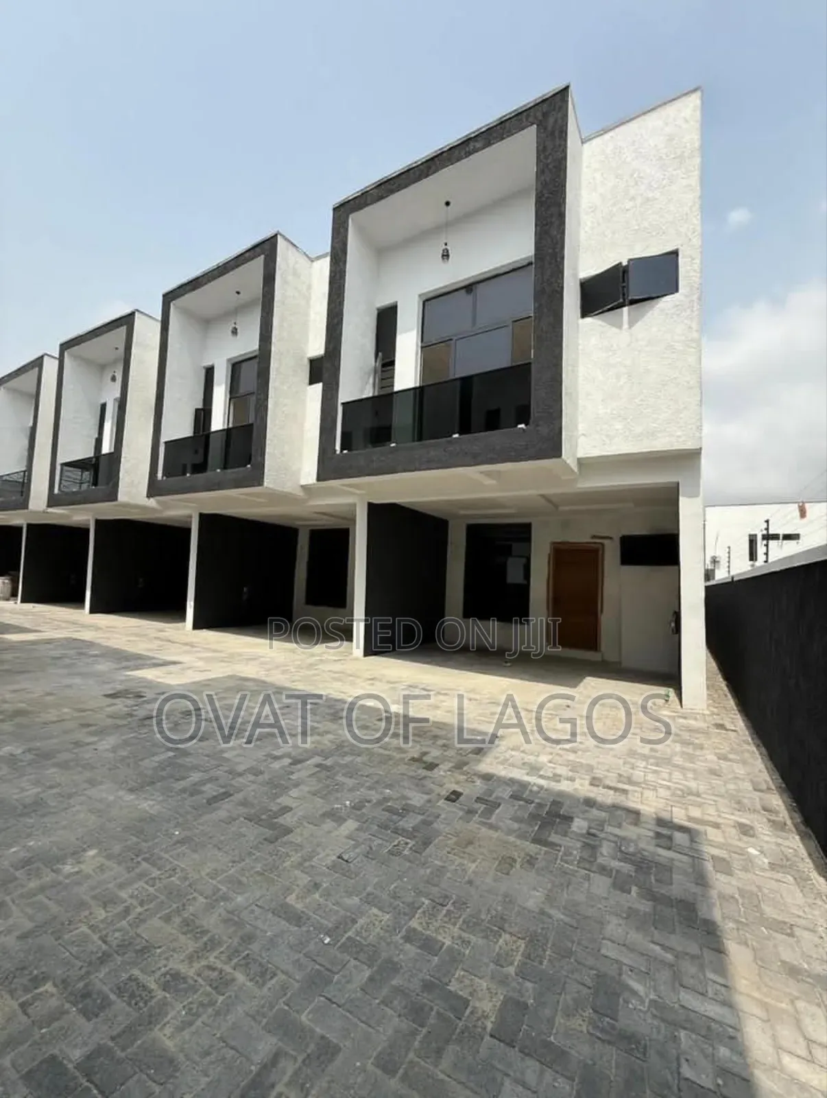 4bdrm Duplex in Ikota for rent in Ikota