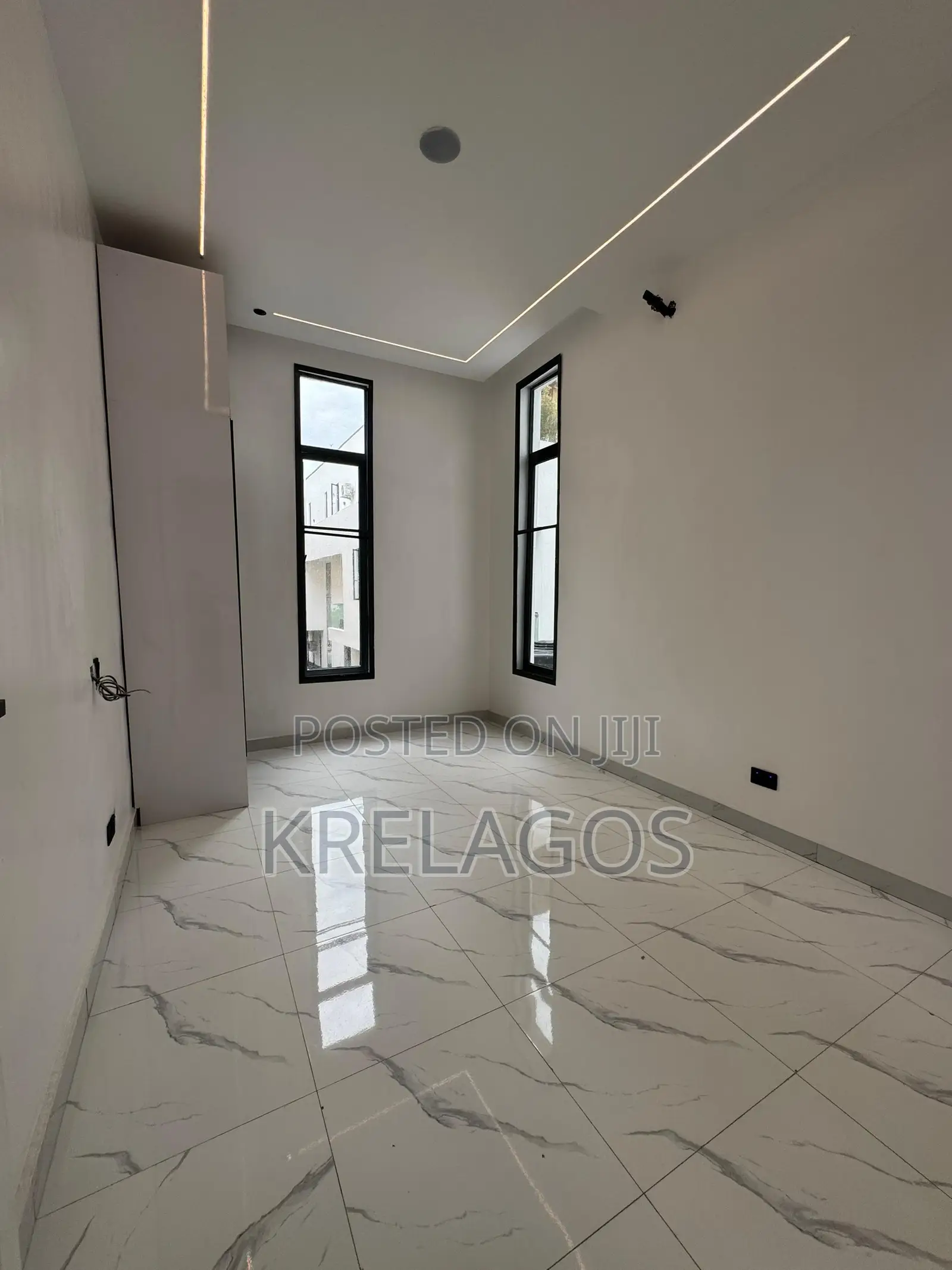 5bdrm Duplex in Osapa london for sale in Osapa london