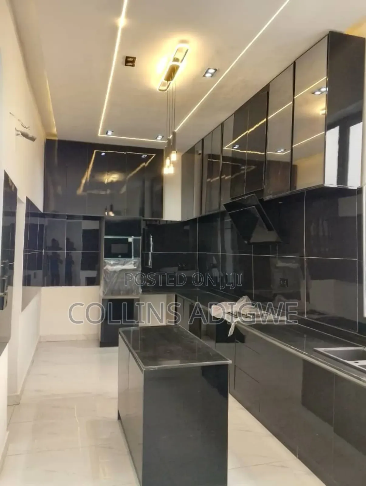 5bdrm Duplex in Blenco Sangotedo for sale in Sangotedo