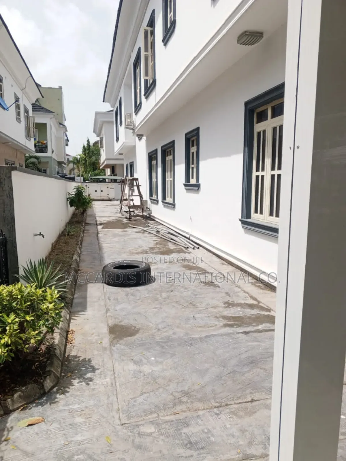 5bdrm Duplex in Carlton Gate Estate for rent in Chevron