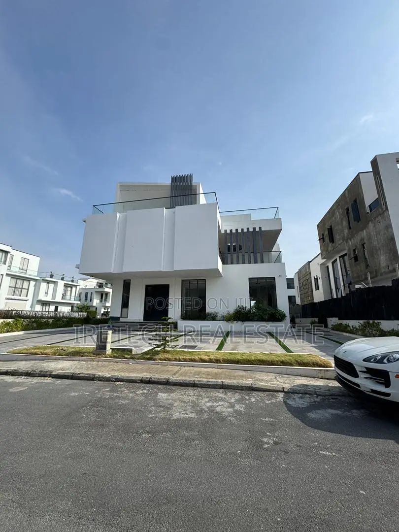 5bdrm Duplex in Cowrie Creek Estate for sale in Ikate