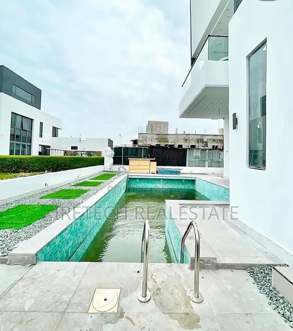 5bdrm Duplex in Cowrie Creek Estate for sale in Ikate