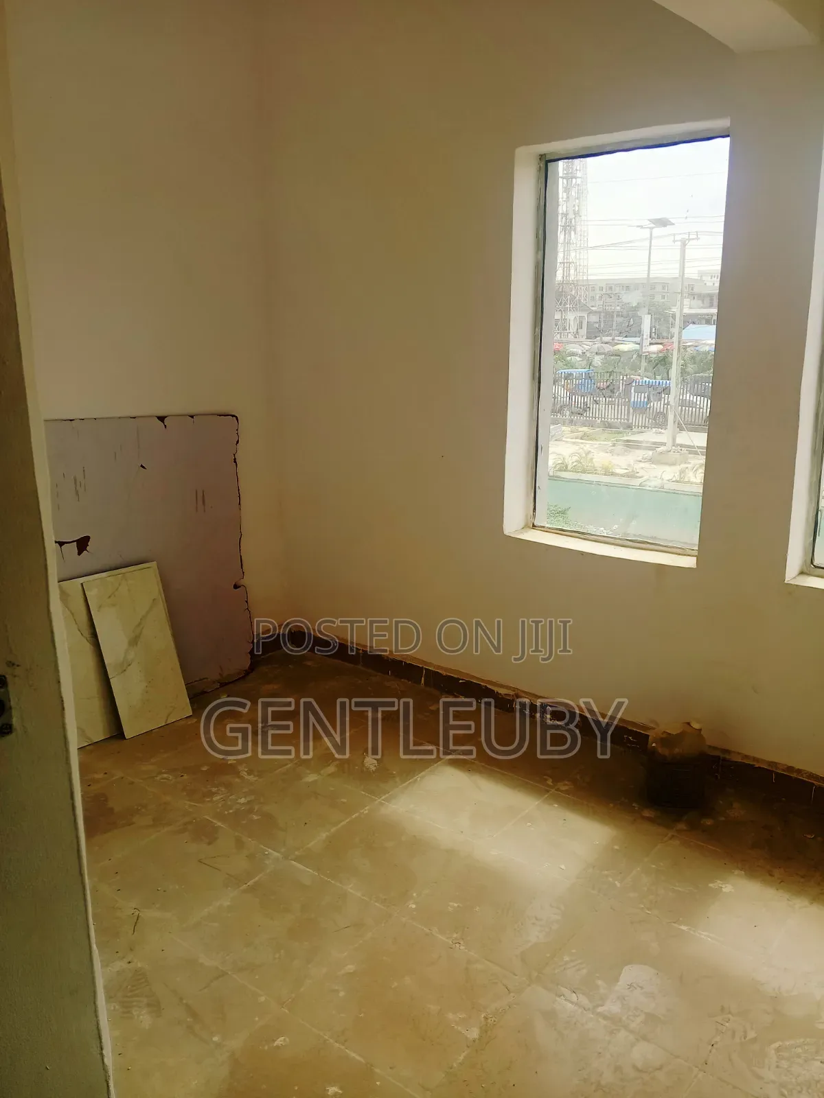 Shop/Office Space For Rent ,Lekki Phase 1 in Lekki Phase 1