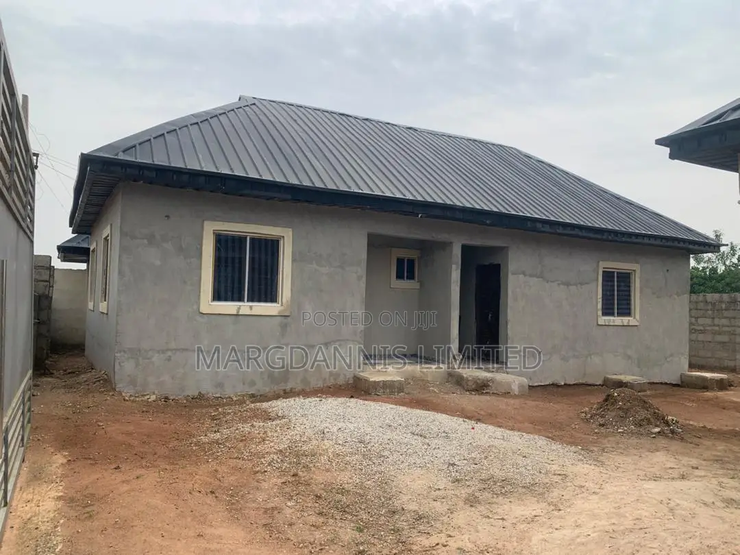 5bdrm Block of Flats in Agbalumo, Adamo for sale in Adamo